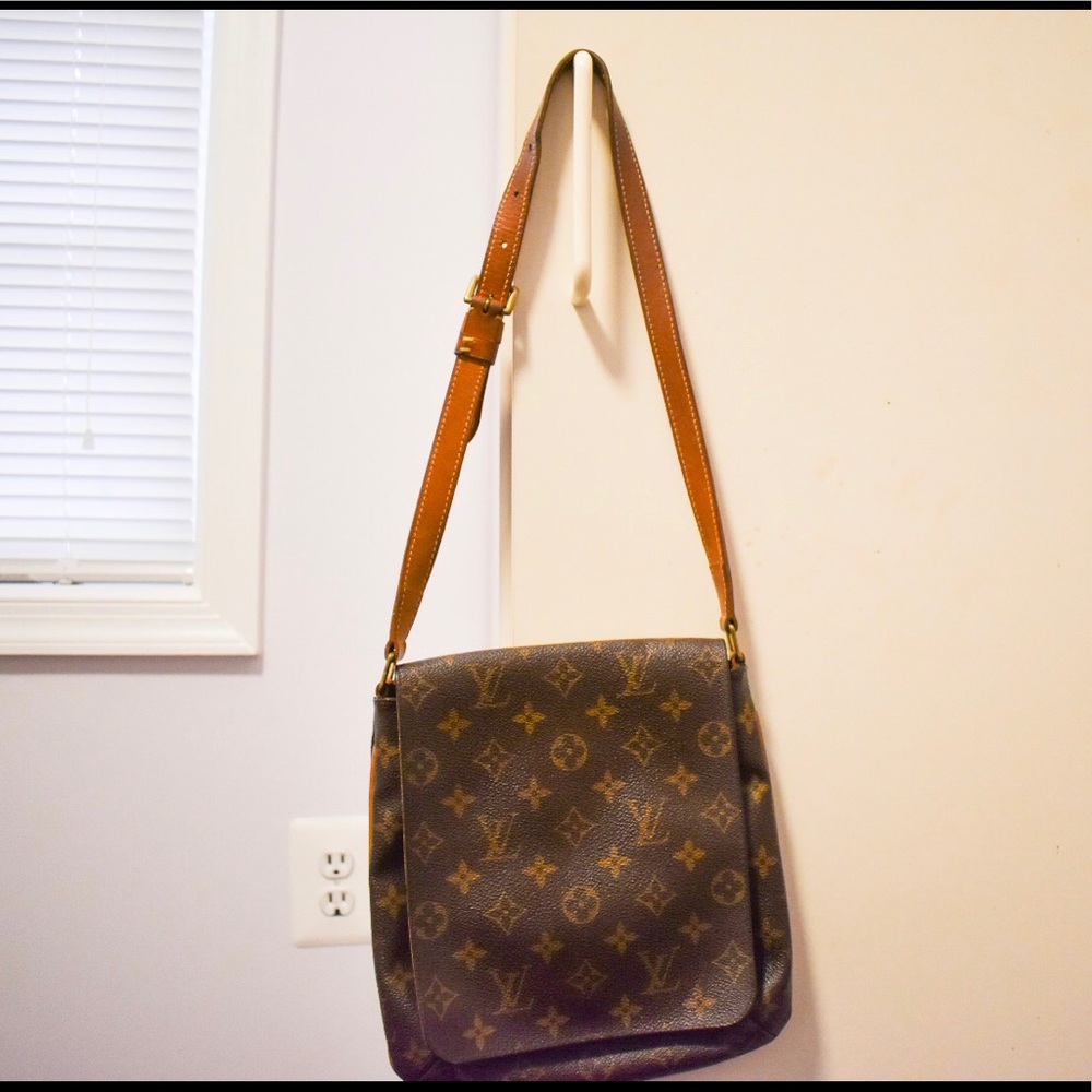 Louis Vuitton cross body bag